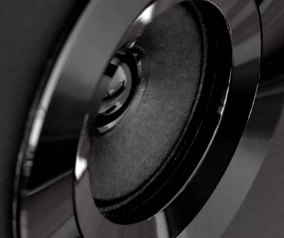 How Cabinet Size Shapes Bass and Room Dynamics