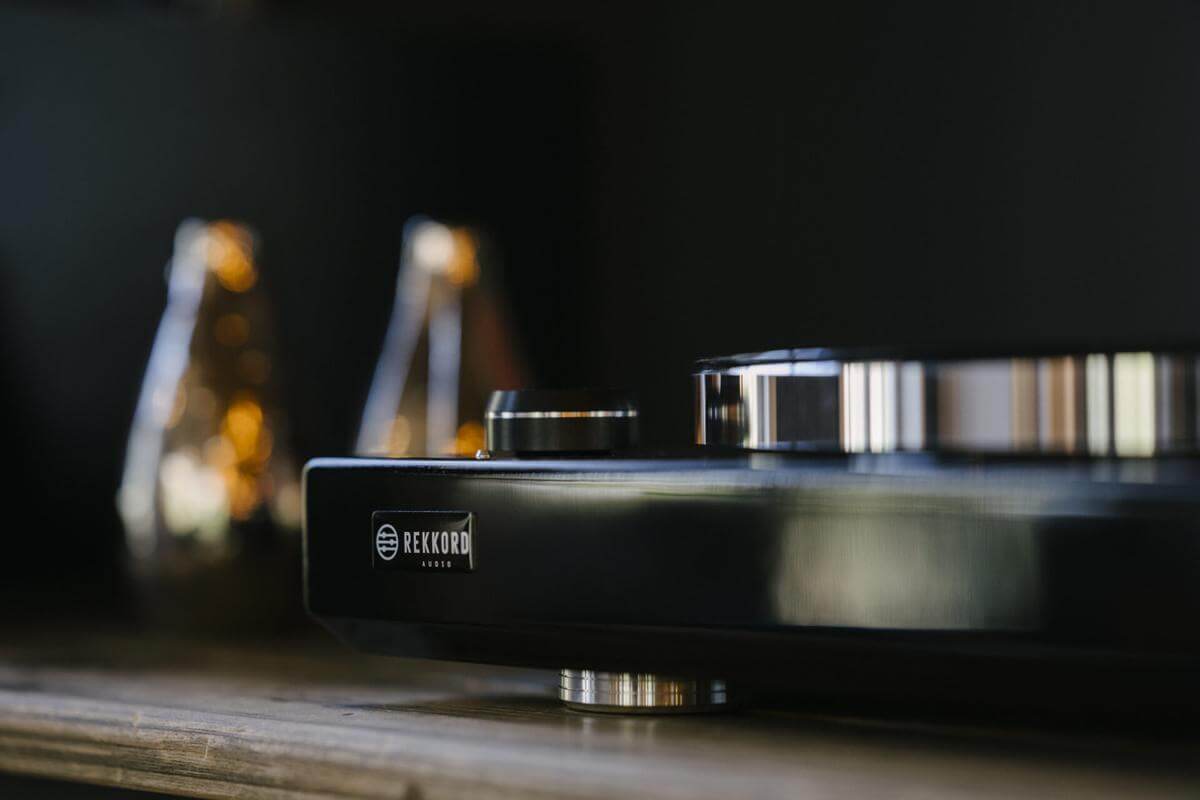 Rekkord Audio M600 High End Manual Sub-Chassis Turntable