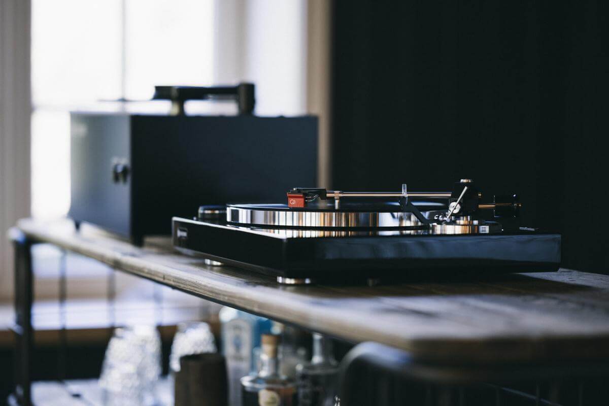 Rekkord Audio M600 High End Manual Sub-Chassis Turntable