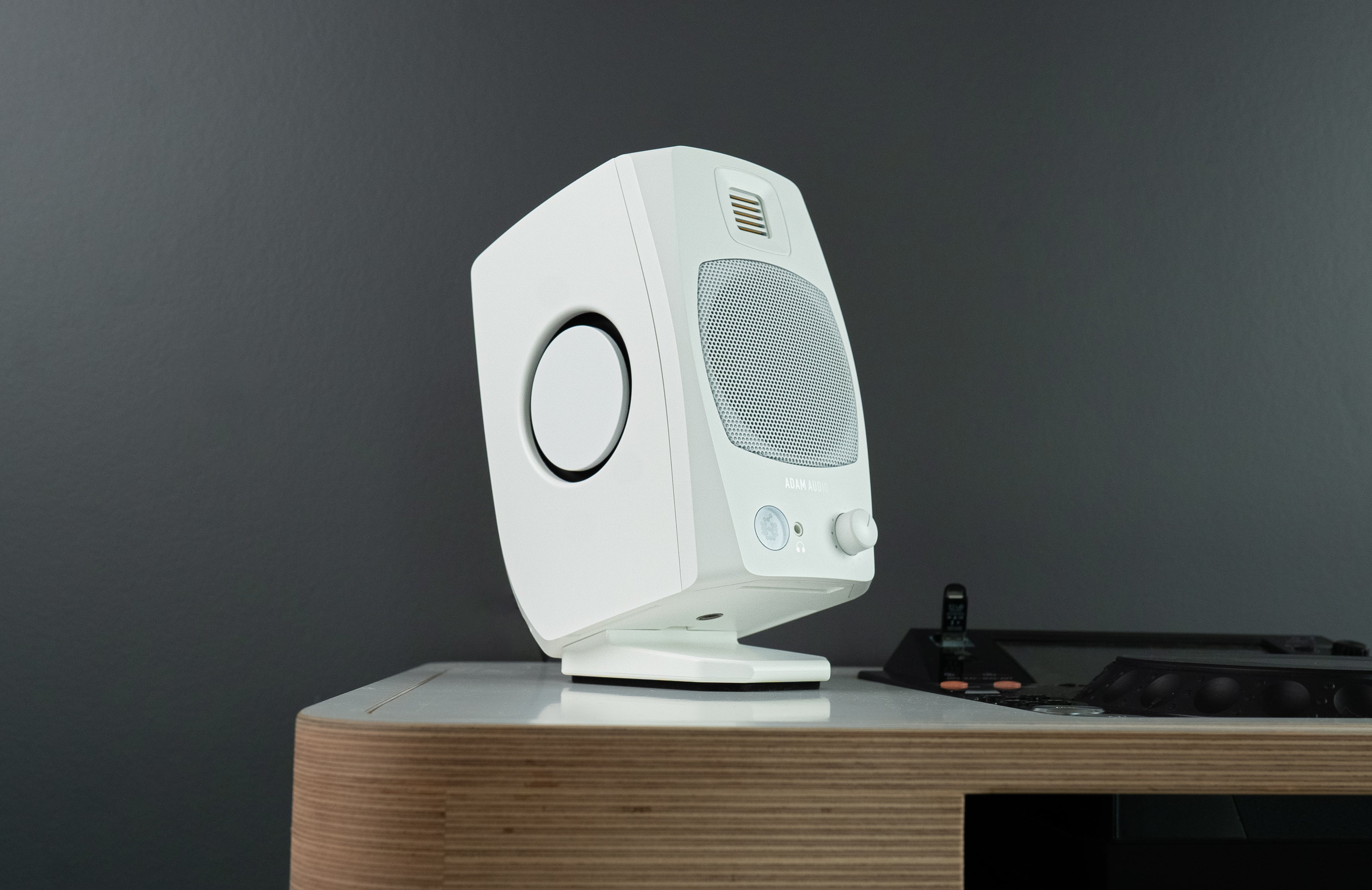 ADAM Audio D3V Active Desktop Monitor System