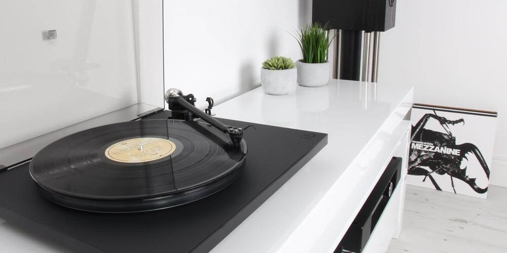 Rega Planar 6 Turntable (without cartridge)